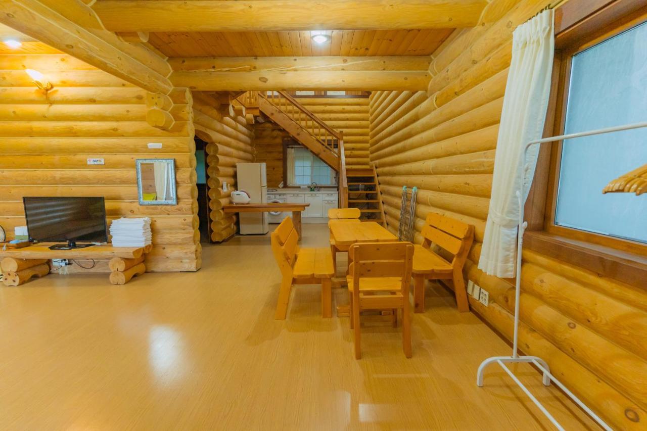 Jungmun Log Pension&Resort Seogwipo Exterior foto