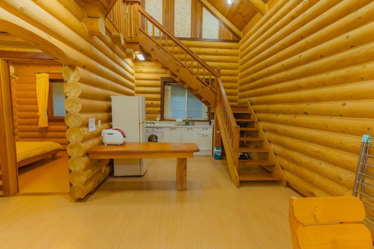 Jungmun Log Pension&Resort Seogwipo Exterior foto