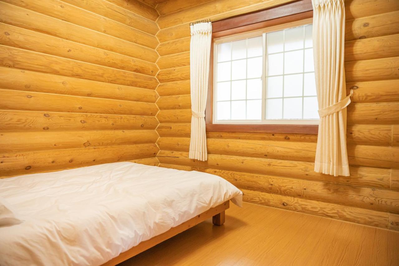 Jungmun Log Pension&Resort Seogwipo Exterior foto