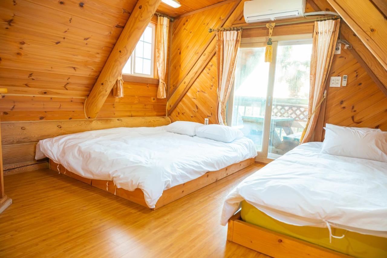 Jungmun Log Pension&Resort Seogwipo Exterior foto