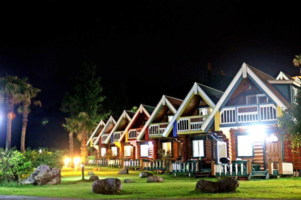Jungmun Log Pension&Resort Seogwipo Exterior foto