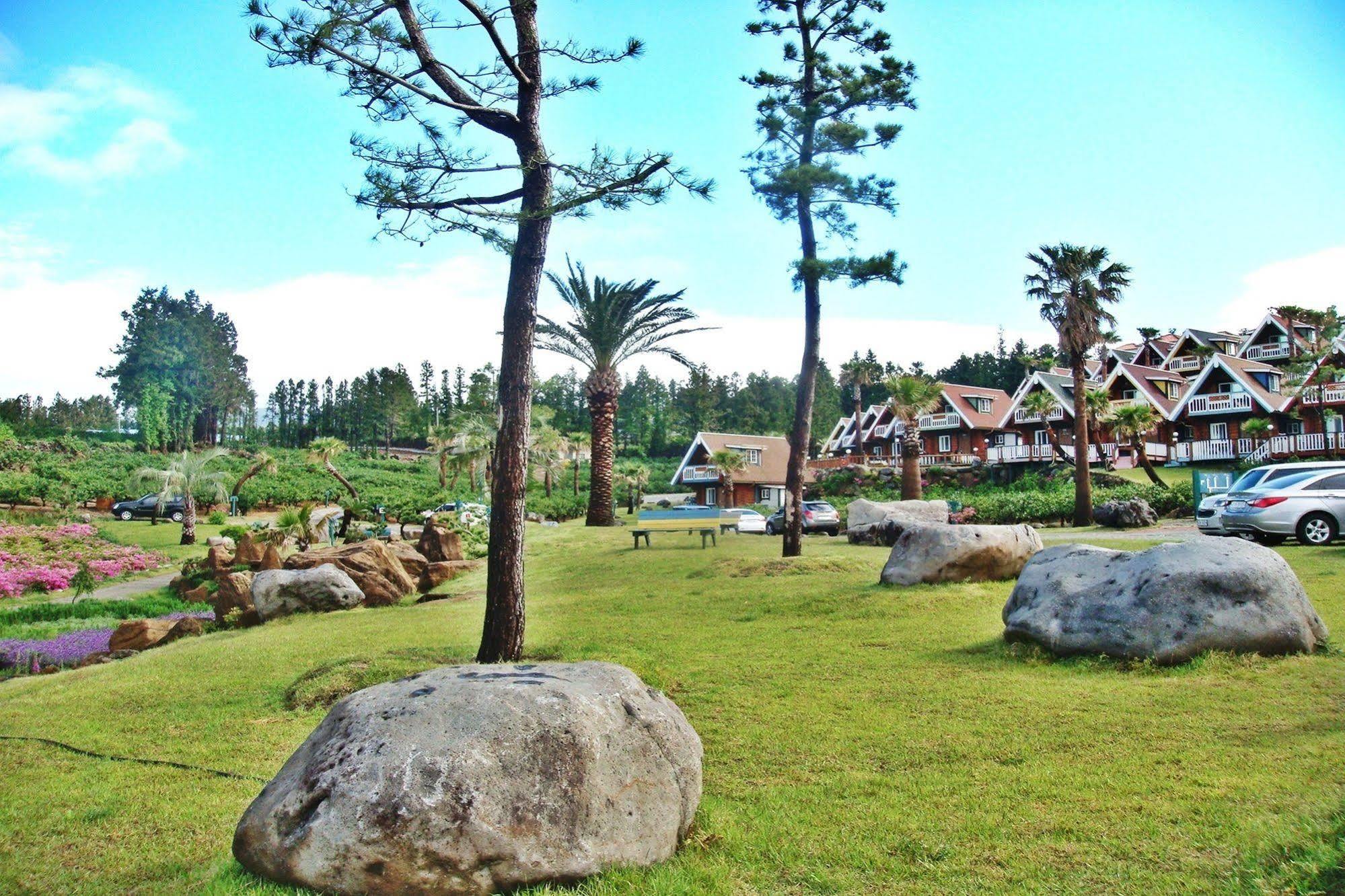 Jungmun Log Pension&Resort Seogwipo Exterior foto